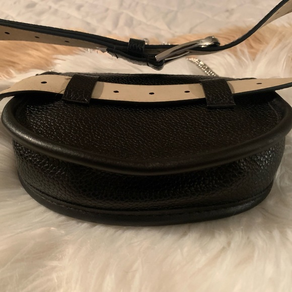 STEVE MADDEN BLACK FANNY PACK. - Picture 7 of 7